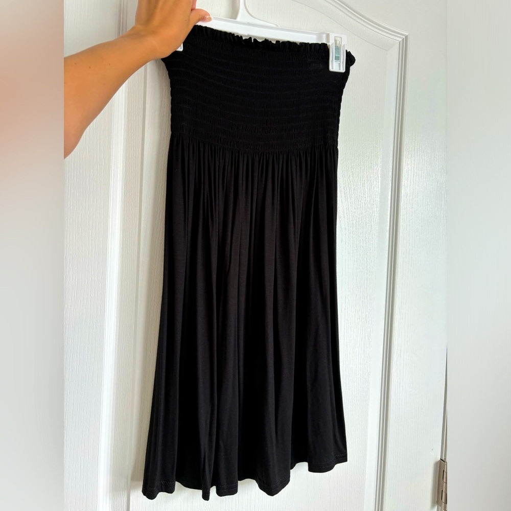 SIZE SMALL BLACK STRAPLESS DRESS
